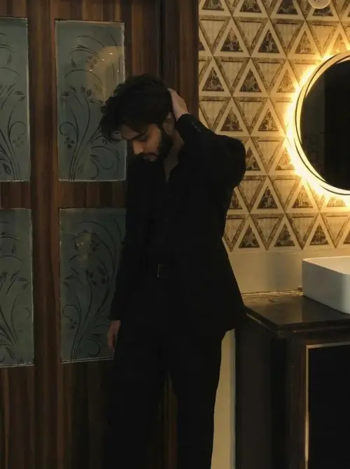 Black Suit Aesthetic – Moody Luxury Men’s Fashion AI Photo Prompt — AI Photo Editing Prompt on Faymas