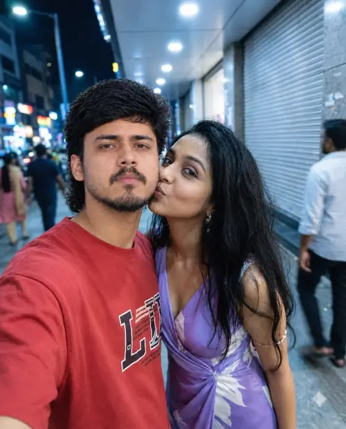 Night Market Couple Selfie – Candid Street Moment — AI Photo Editing Prompt on Faymas