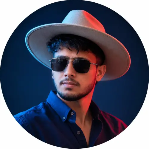 🤠 Midnight Cowboy — Cinematic Blue & Red Portrait — AI Photo Editing Prompt on Faymas